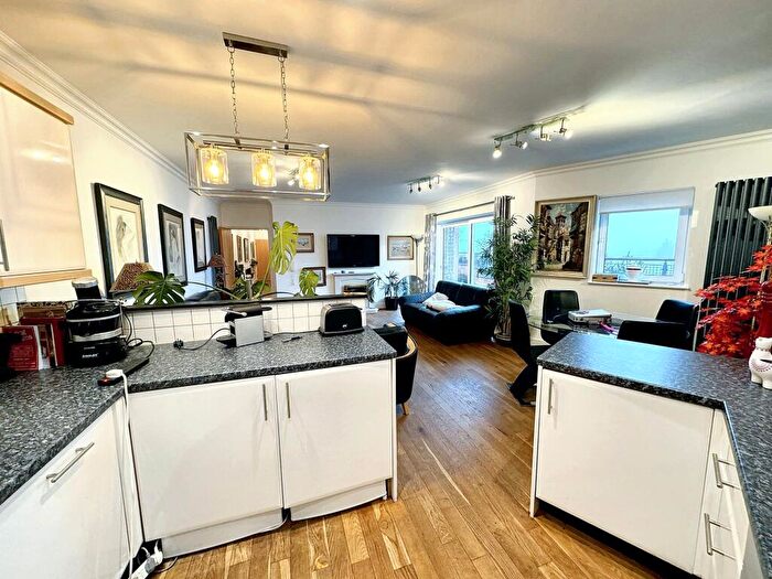 3 Bedroom Flat For Sale In Penthouse, The Atrium, Bury Old Road, Whitefield, M45