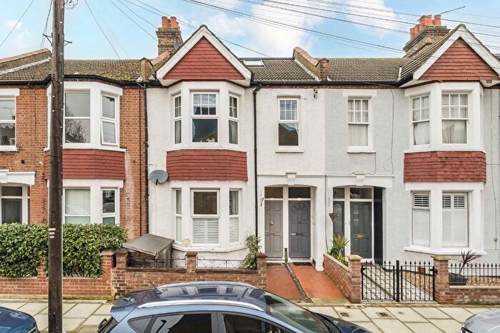 4 Bedroom Flat For Sale In Waldron Road, Earlsfield, SW18