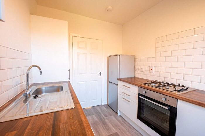 2 Bedroom Flat To Rent In Abbotsford Place, Dundee, DD2