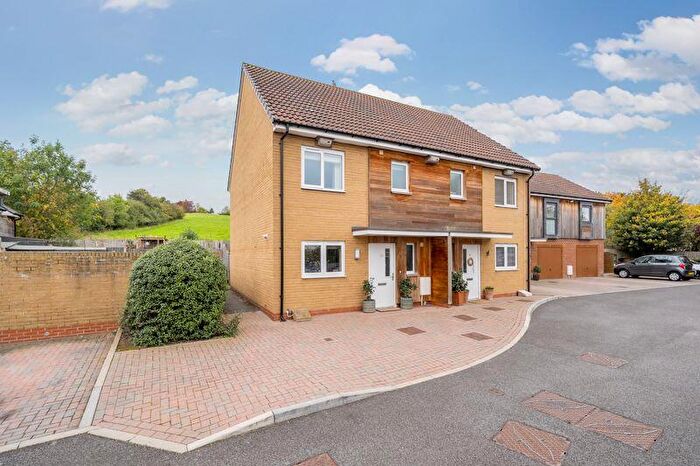3 Bedroom Semi-Detached House For Sale In Hoopers Walk Longwell Green Bristol, BS30