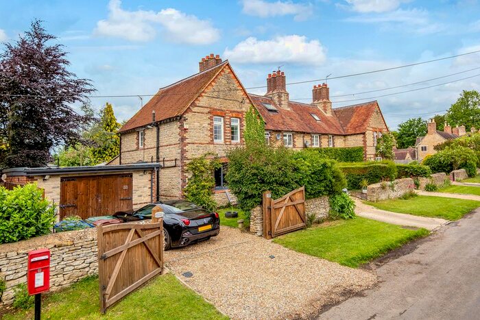 2 Bedroom Cottage For Sale In Pear Tree Farm Industrial Units, Bicester Road, Marsh Gibbon, Bicester, OX27