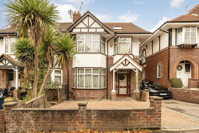 4 Bedroom Property For Sale In Brunswick Road, Ealing, W5