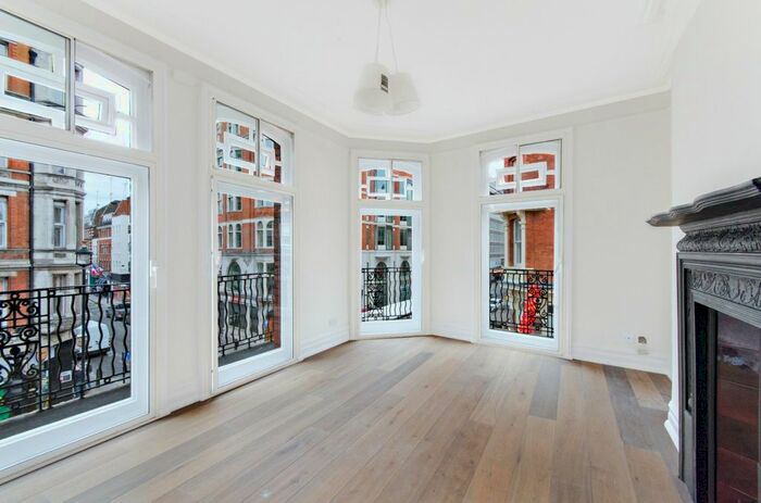 1 Bedroom Flat To Rent In Shaftesbury Avenue, London, Greater London, W1D