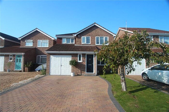 4 Bedroom Detached House For Sale In Viscount Drive, Mudeford, Dorset, BH23
