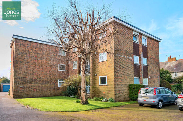 1 Bedroom Flat To Rent In Mill Road, Worthing, West Sussex, BN11