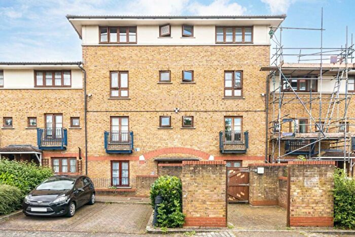 1 Bedroom Flat To Rent In Silkmills Square, Hackney Wick, E9