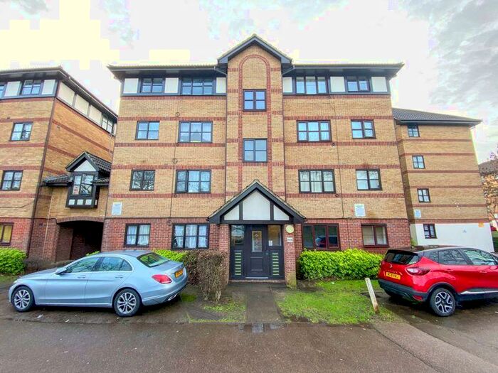 Studio For Sale In Somerset Gardens, Tottenham, N17
