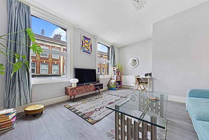 1 Bedroom Flat To Rent In Church Street, Stoke Newington, N16