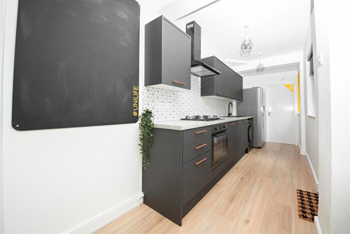 4 Bedroom Terraced House To Rent In Rosedale Road, Sheffield, S11