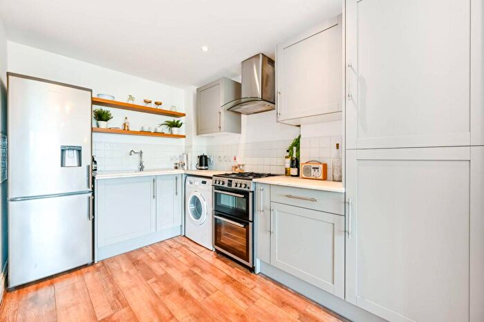 2 Bedroom Flat For Sale In St Pancras Way, Camden, London, NW1