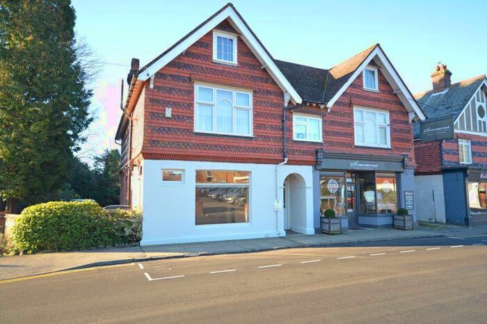 2 Bedroom Flat To Rent In Crossways Road, Grayshott, GU26