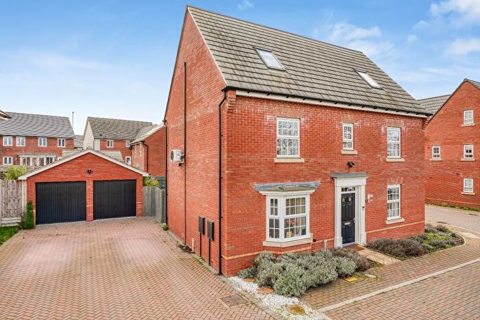 5 Bedroom Detached House For Sale In Burgess Avenue, Eaton Leys, Milton Keynes, Buckinghamshire, MK17