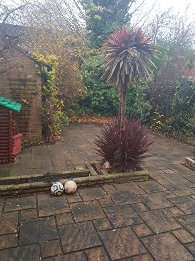 3 Bedroom Terraced House To Rent In Medbury Road, Gravesend, Kent, DA12