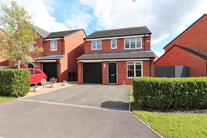 3 Bedroom Detached House To Rent In Churchfield Close, Stoneley Park, Crewe, CW1