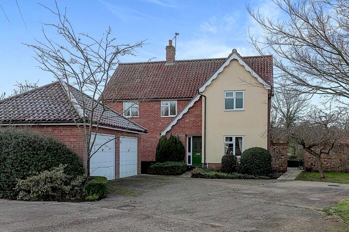 4 Bedroom Detached House For Sale In All Saints Close, Wetheringsett, Stowmarket, IP14