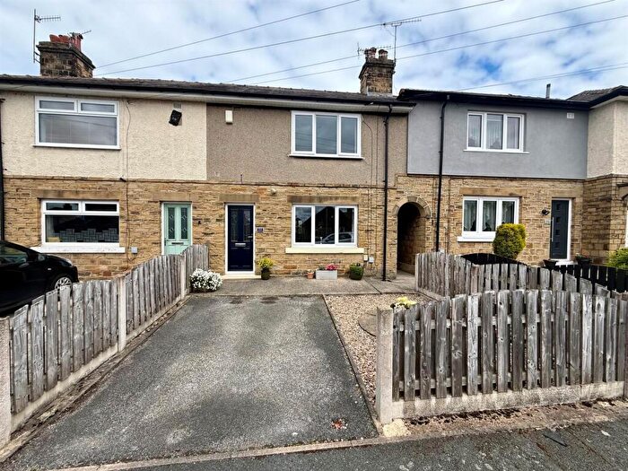 2 Bedroom Town House For Sale In Glenside Avenue, Shipley, Bradford, BD18