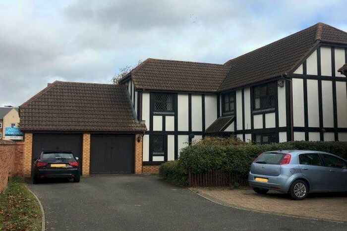 5 Bedroom Property To Rent In Great Portway, Bedford, MK40