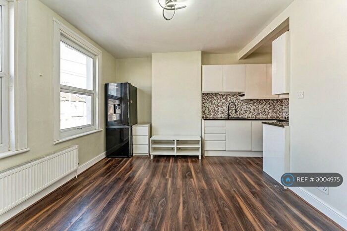 2 Bedroom Flat To Rent In Arnold Road, London, N15