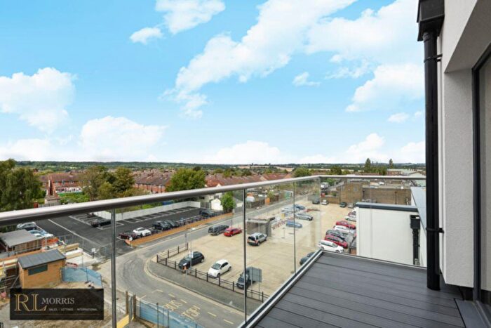 2 Bedroom Apartment To Rent In The Broadway, Debden, IG10