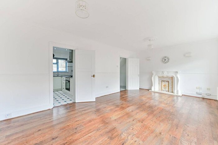 3 Bedroom Terraced House To Rent In Elmside, Croydon, CR0