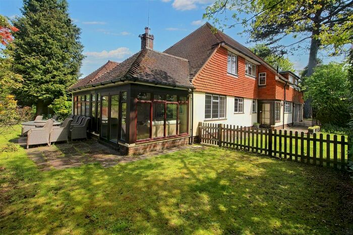 4 Bedroom Detached House To Rent In Park Road, Woking, GU22