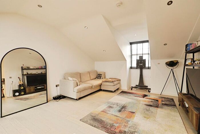 2 Bedroom Flat For Sale In High Street, Harrogate, HG2