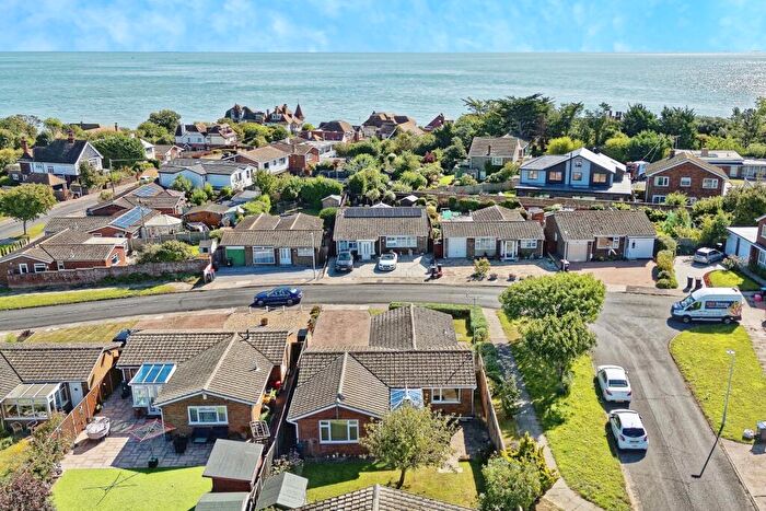 2 Bedroom Bungalow For Sale In Detling Avenue, Broadstairs, Kent, CT10