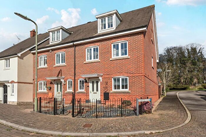 3 Bedroom End Of Terrace House For Sale In Princess Louise Square, Alton, Hampshire, GU34