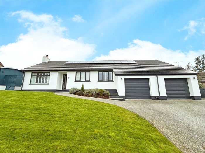 3 Bedroom Bungalow For Sale In Little Thorpe Lane, Thorpe-On-The-Hill, Lincoln, Lincolnshire, LN6