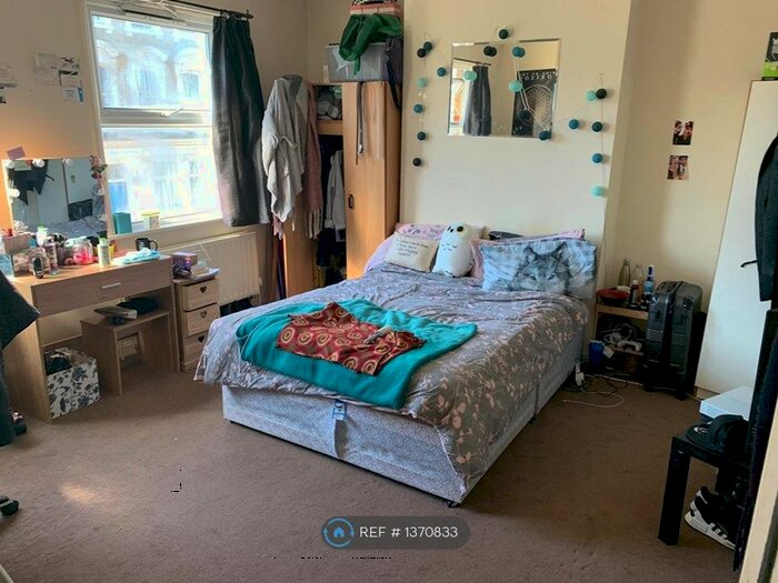 4 Bedroom Semi-Detached House To Rent In Denmark Road, London, SE5