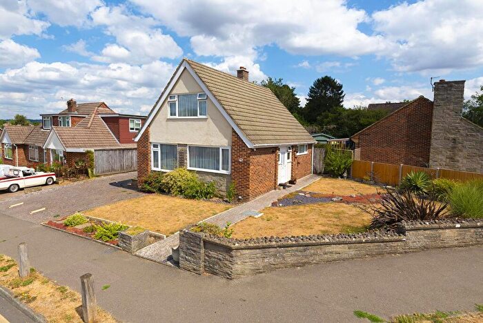 3 Bedroom Bungalow For Sale In Shaftesbury Drive, Maidstone, ME16