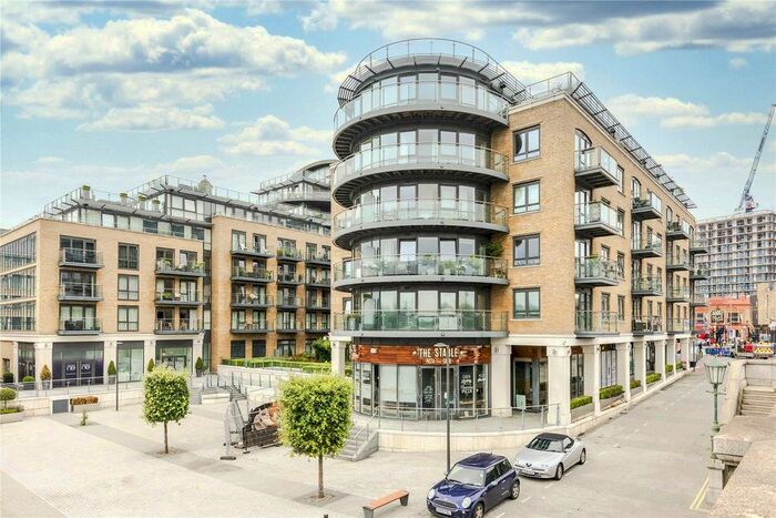 2 Bedroom Flat To Rent In Strand House, Kew Bridge Road, Brentford, Middlesex, TW8