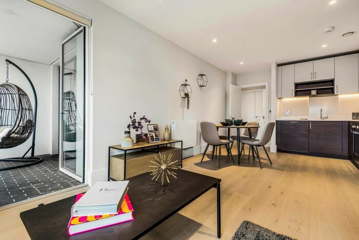 1 Bedroom Flat To Rent In Old Meadow Lane, Hounslow, TW3