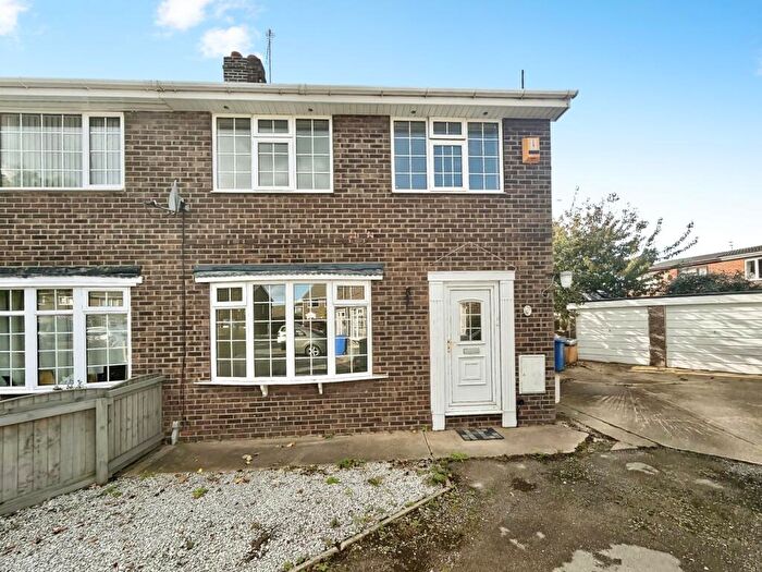 3 Bedroom Semi Detached House To Rent In Cedar Wood, Gilberdyke, Brough, North Humberside, HU15