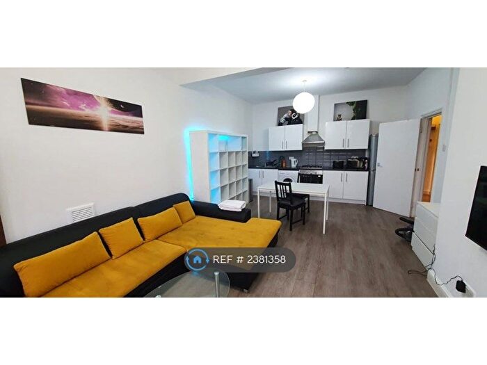 1 Bedroom Flat To Rent In Hanbury Street, London, E1