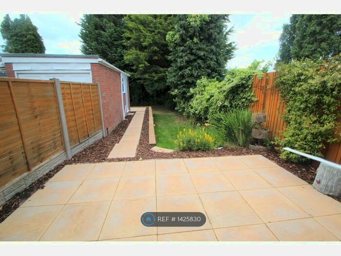 3 Bedroom Detached House To Rent In Hagley Road, Halesowen, B63