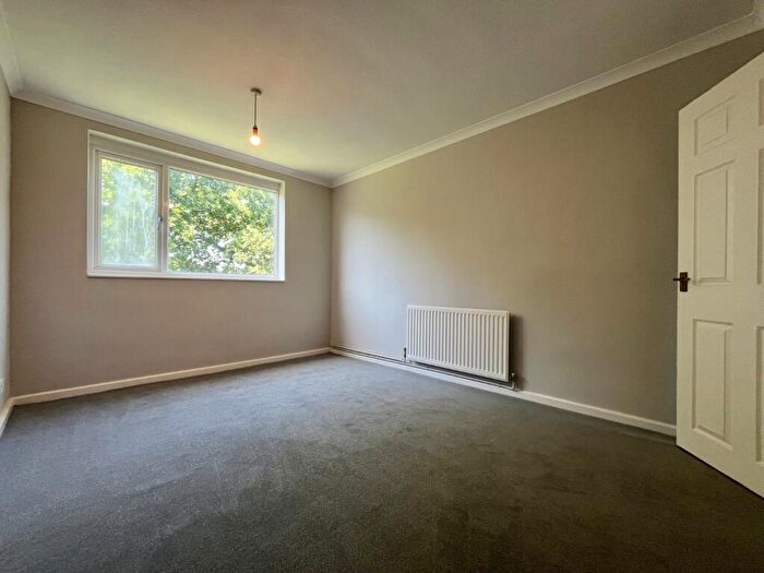 1 Bedroom Flat To Rent In Green Hill Way, Shirley, Solihull, B90