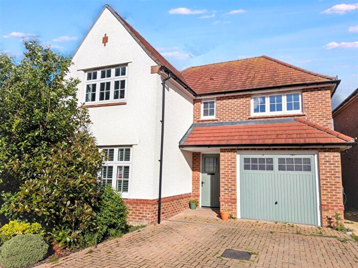 4 Bedroom Detached House For Sale In Farrow Drive, Barnham, PO22