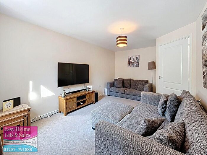 3 Bedroom Semi-Detached House For Sale In Spinners Close, Coppull, PR7