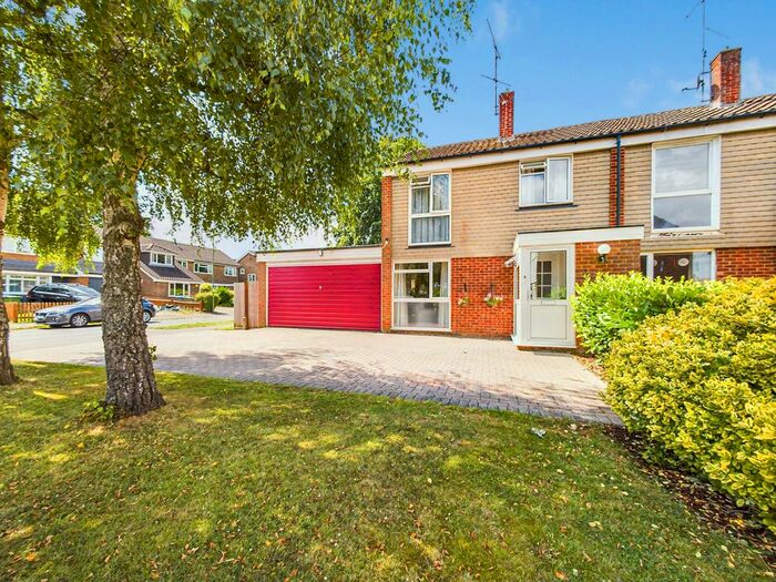 3 Bedroom End Of Terrace House For Sale In Corsletts Avenue, Broadbridge Heath, Horsham, RH12