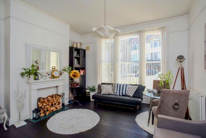 1 Bedroom Flat To Rent In Goldstone Villas, Hove, BN3