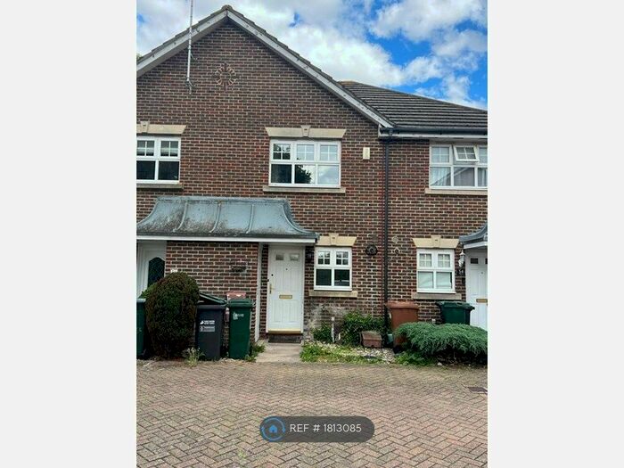 2 Bedroom Terraced House To Rent In Highfield, Watford, WD19