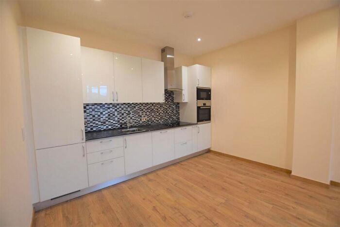 2 Bedroom Flat To Rent In High Road, Chadwell Heath, RM6