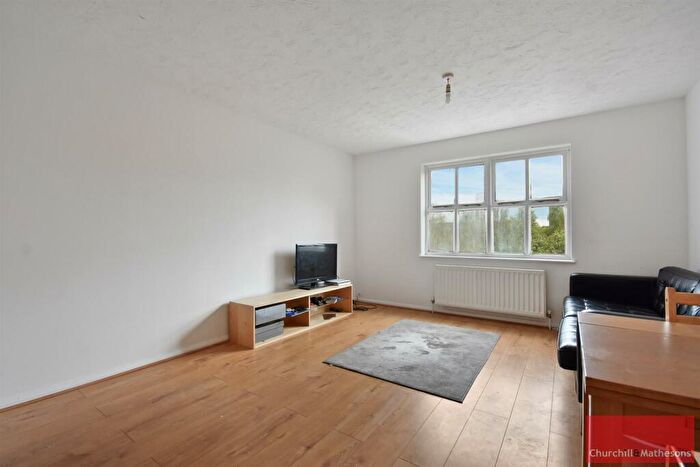 1 Bedroom Apartment To Rent In Shaftesbury Gardens, North Acton, NW10