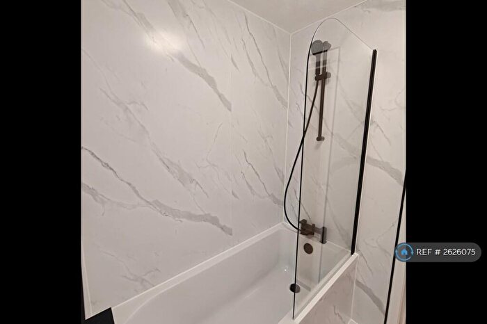 1 Bedroom Flat To Rent In Bothwell Place, Paisley, PA2