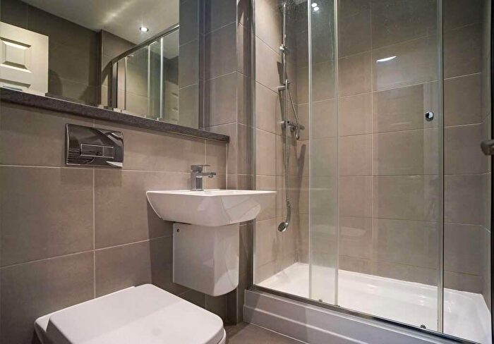 1 Bedroom Flat To Rent In Flat, St James Row, S1