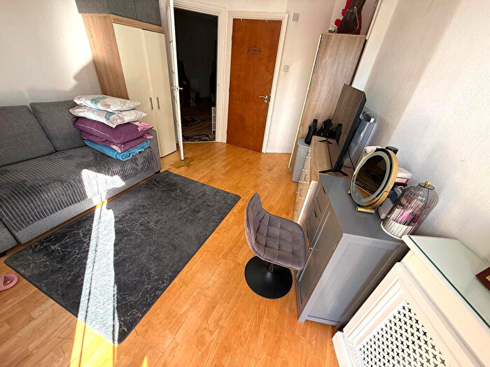 1 Bedroom Flat To Rent In One Bedroom Flat, IG11