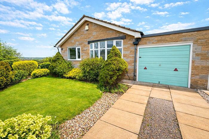 2 Bedroom Detached Bungalow For Sale In Oakleigh Avenue, Clayton, Bradford, BD14