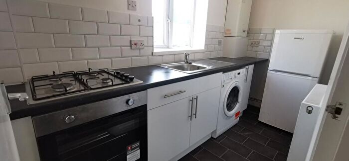 1 Bedroom Flat To Rent In Station Parade, Elm Park, RM12