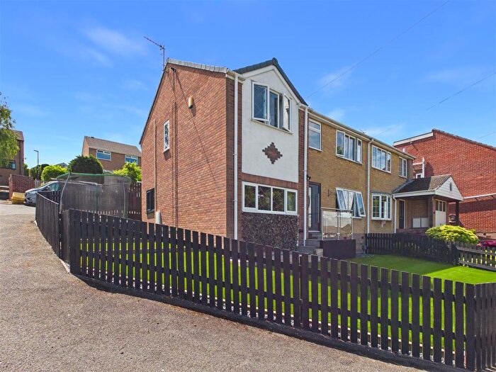 4 Bedroom Semi Detached House For Sale In Burns Drive, Dronfield, S18